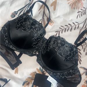 NEW aerie bra